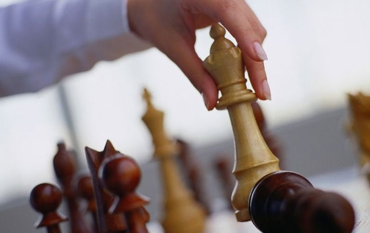 能績為本 Performance Oriented